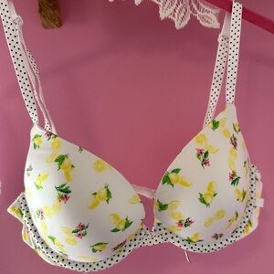 VICTORIA’S SECRET 34B push-up 🍋 mixed prints Bra